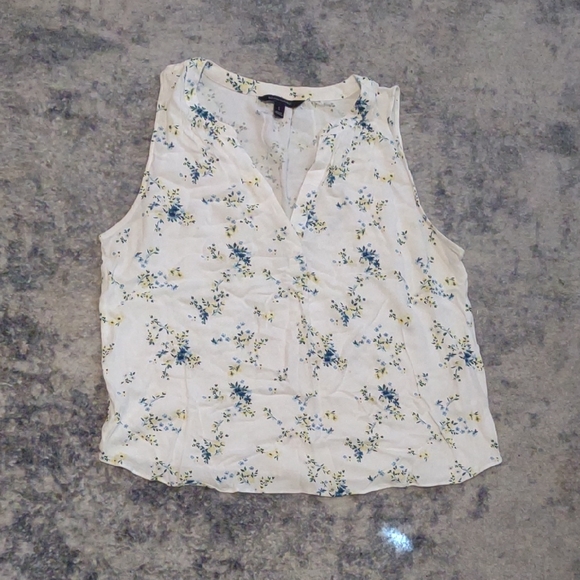 Banana Republic Tops - Banana Republic | White Sleeveless Blouse with Floral Design